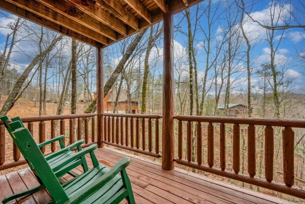 Log Cabin, Hot Tub, Fireplace, Pool Table & Views! Севьервилл Экстерьер фото